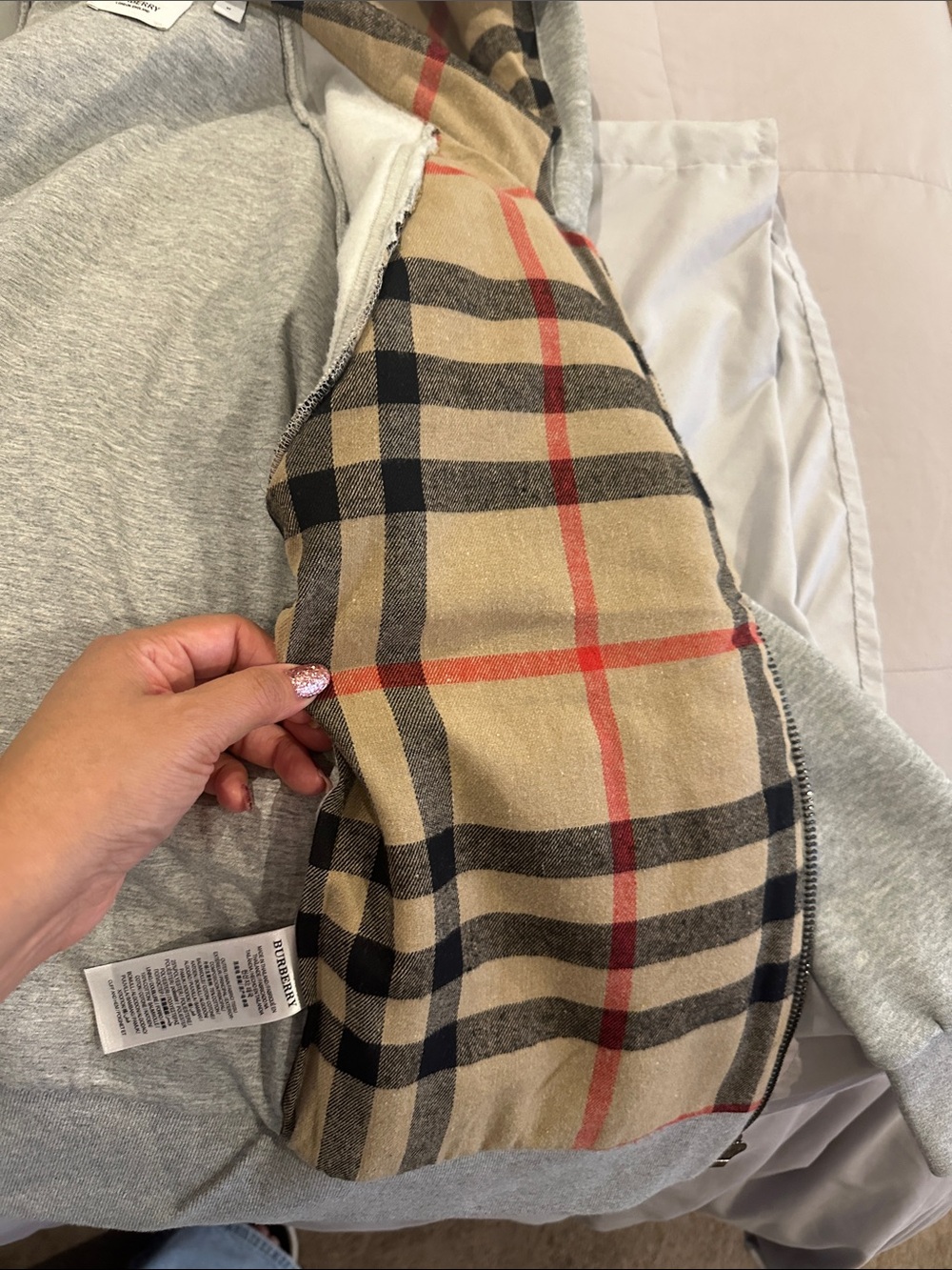 Like new Burberry hoodie - Picture 6 of 8